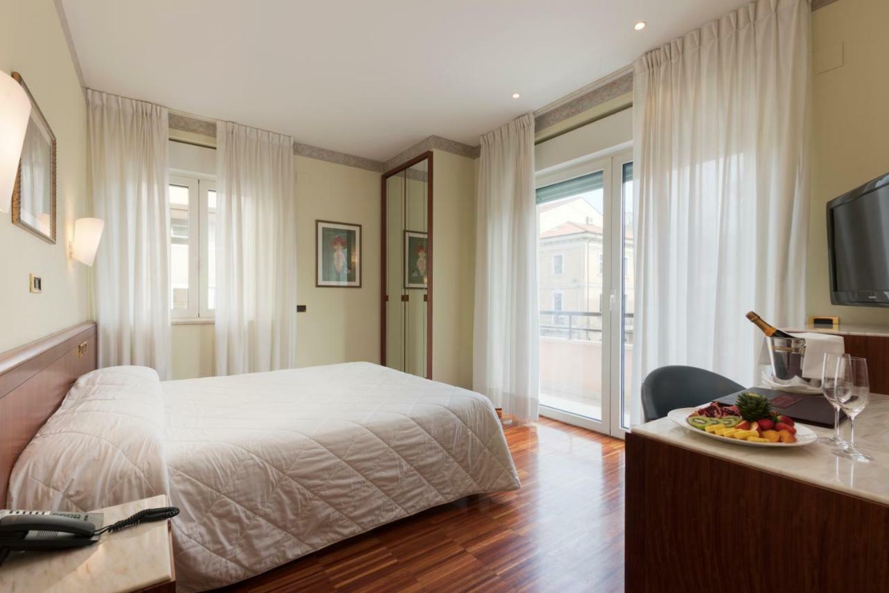 Palace Hotel Civitanova Marche Esterno foto